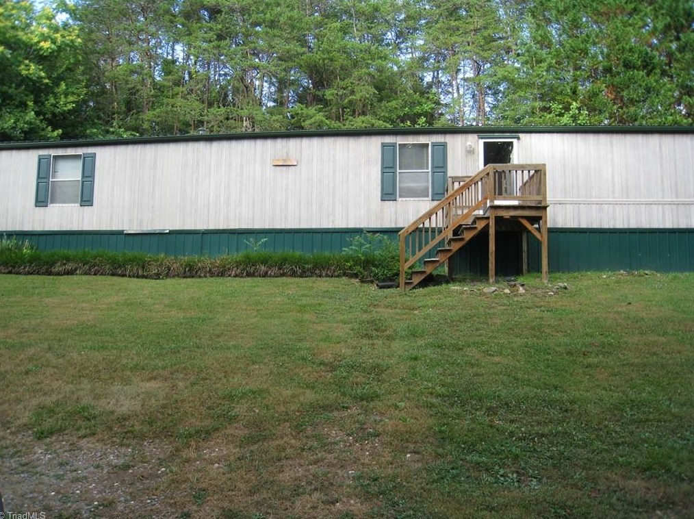 1401 Carson Rd, Pilot Mountain, NC 27041