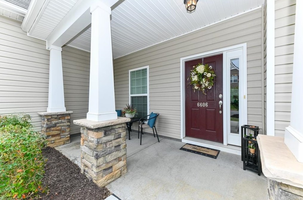 6606 Jockey Club Dr, Whitsett, NC 27377