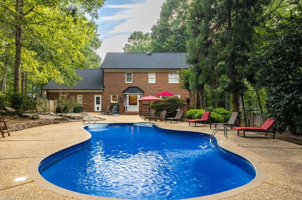487 Buckhurst Dr, Kernersville, NC 27284