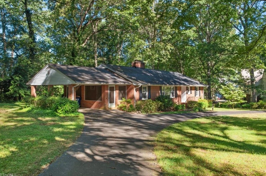 3408 Milhaven Rd, Winston Salem, NC 27104