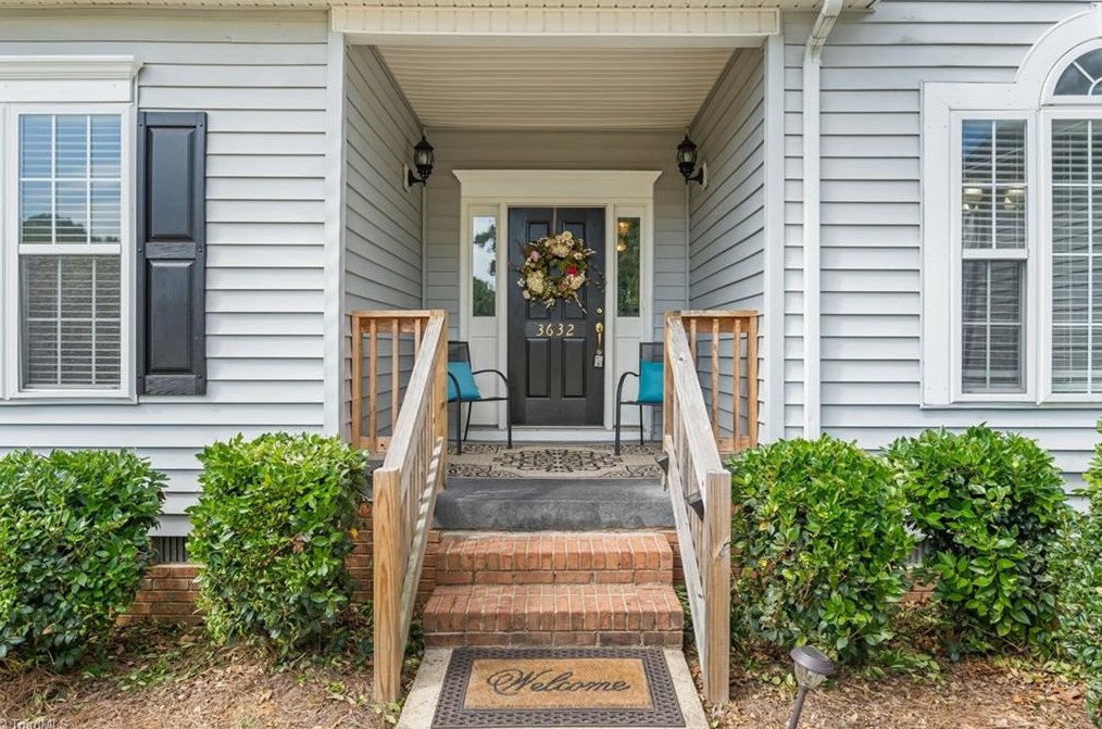3632 Oak Chase Dr, High Point, NC 27265