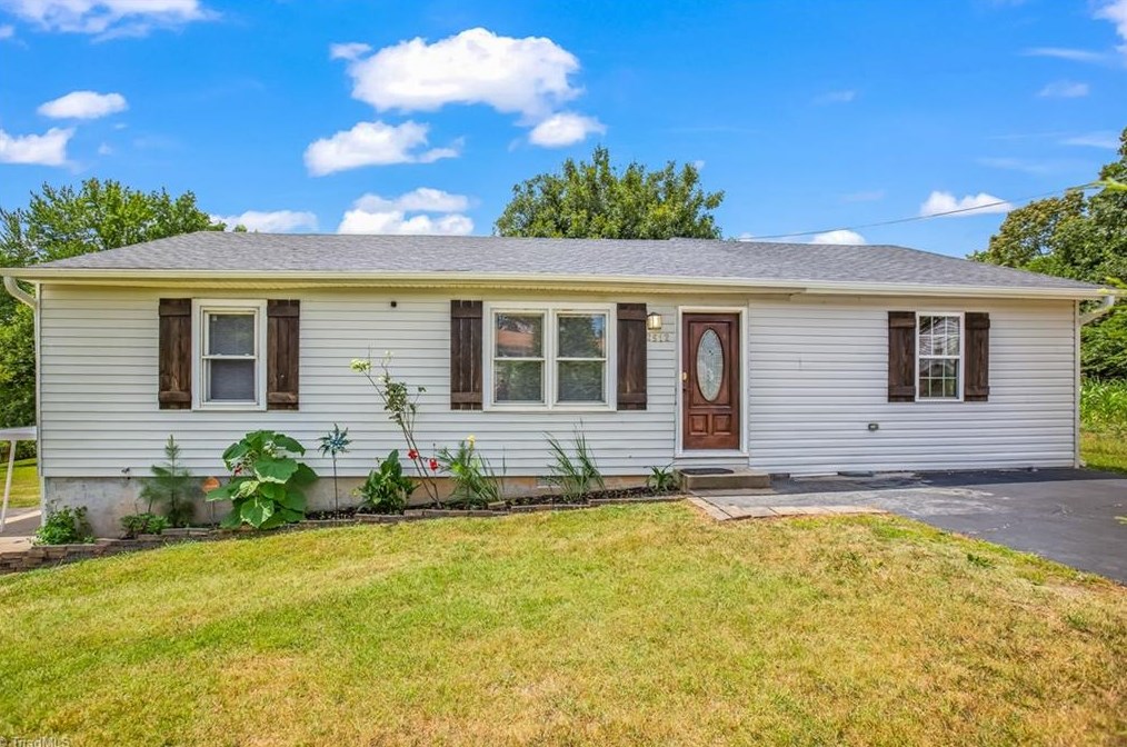 2512 Delaware Pl, High Point, NC 27260