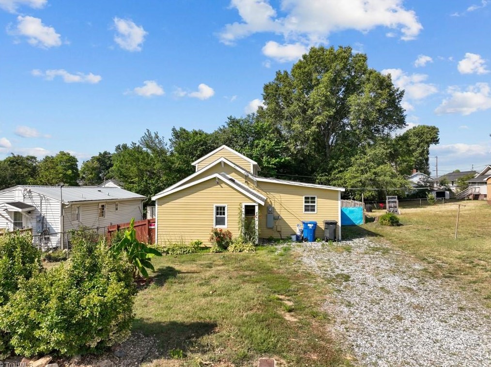 406 Jefferson St, Kernersville, NC 27284