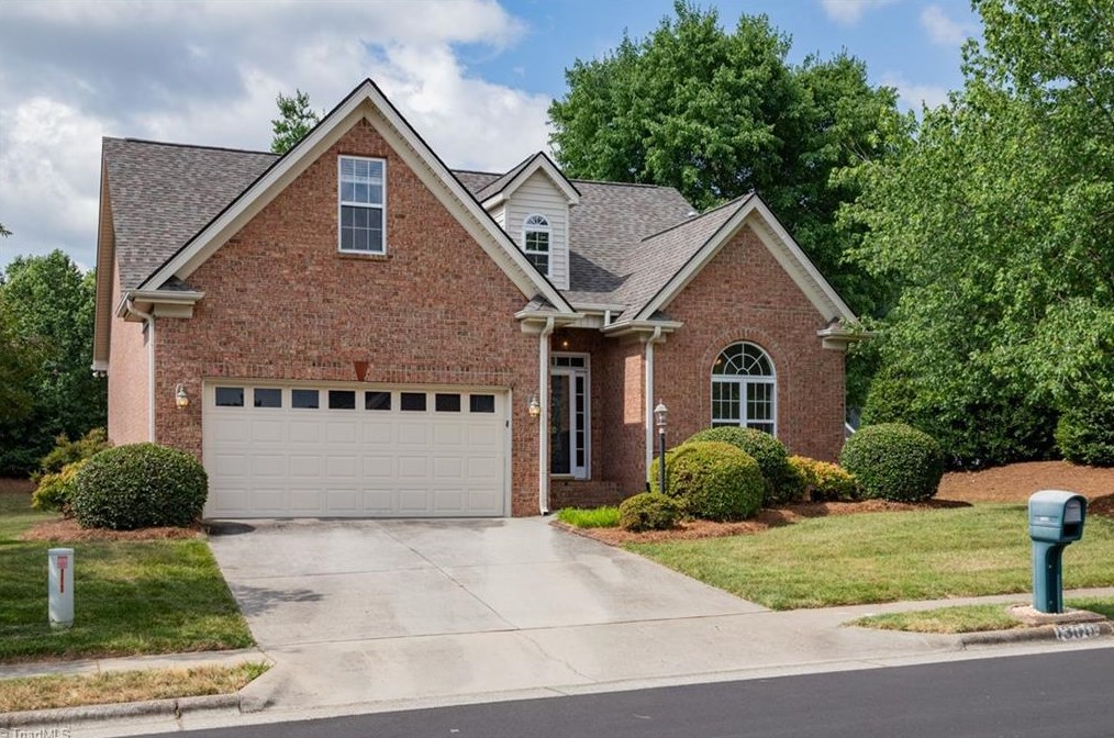 1300 Whitworth Ct, Kernersville, NC 27284