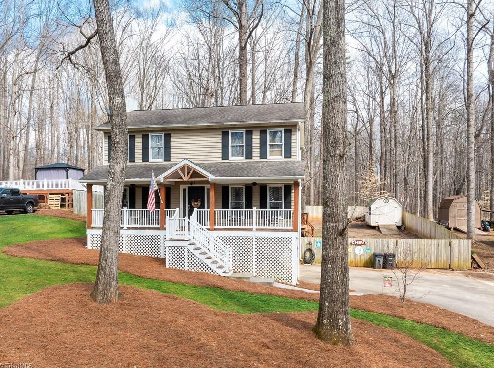 1483 Chimney Rock Dr, Kernersville, NC 27284