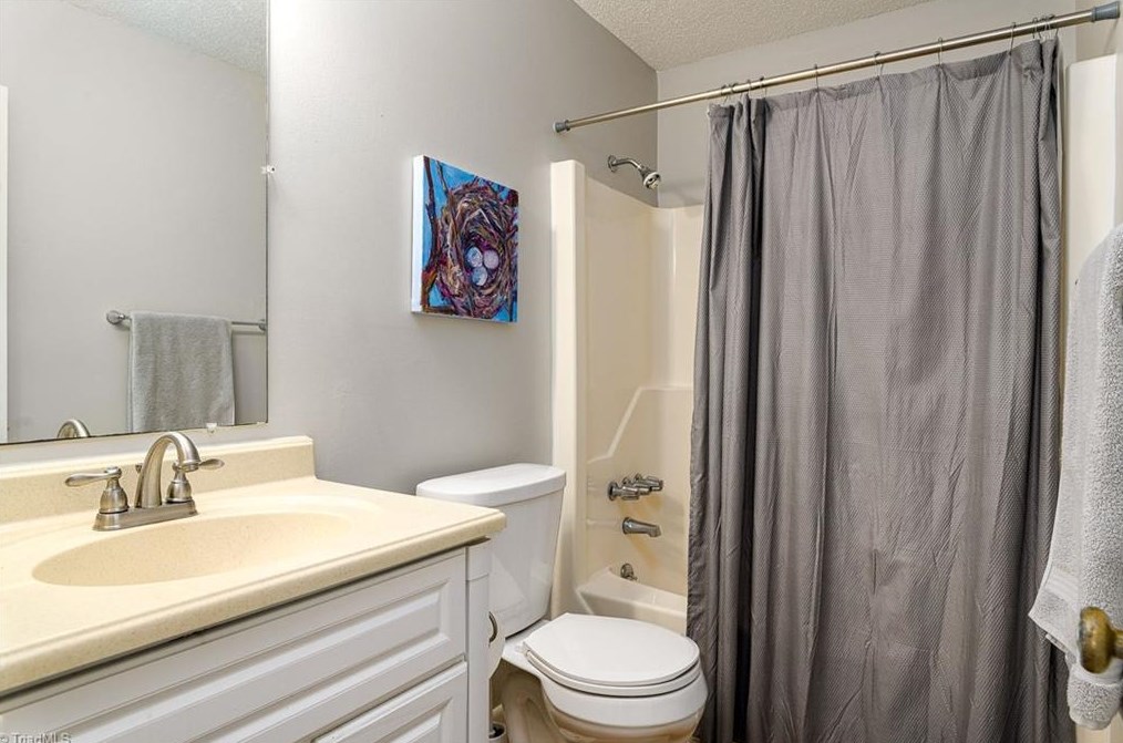 311 Lamplighter Cir, Winston Salem NC  27106-3420 exterior