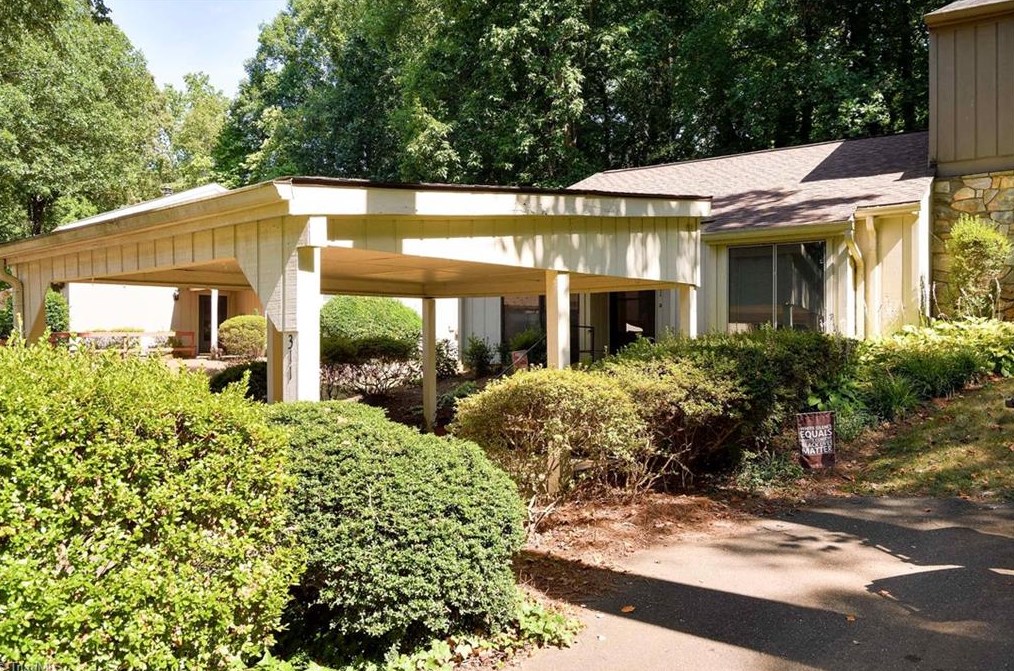 311 Lamplighter Cir, Winston Salem NC  27106-3420 exterior