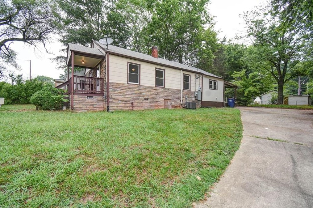 2515 Waterbury St, Winston Salem, NC 27107