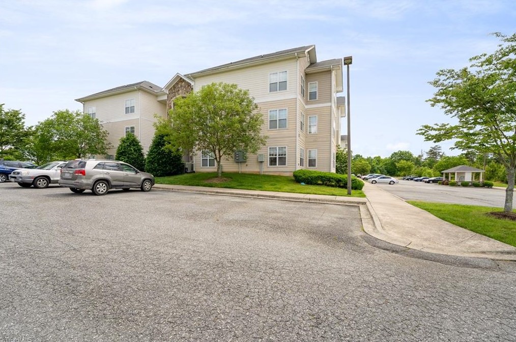 302 Campus Walk Trl #203, Stonycreek, NC 27244