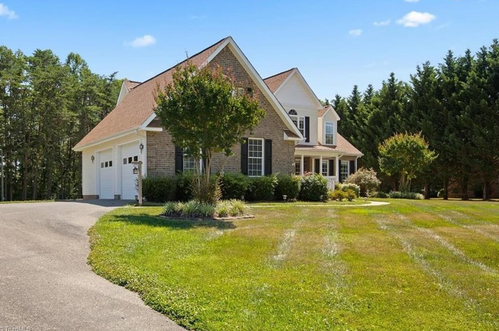 261 Matthews Rd, Pilot Mountain, NC 27041