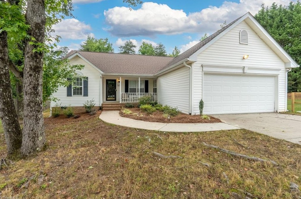 7117 Chaftain Pl, Greensboro, NC 27410-8659