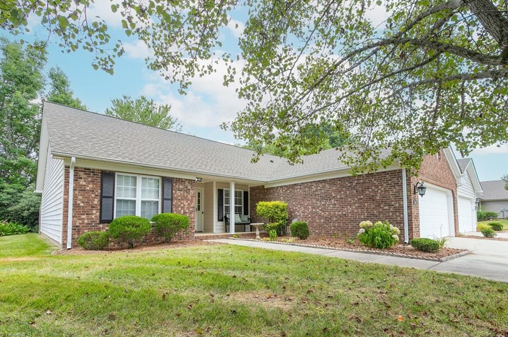 3943 Cobblestone Bend Dr, High Point, NC 27265