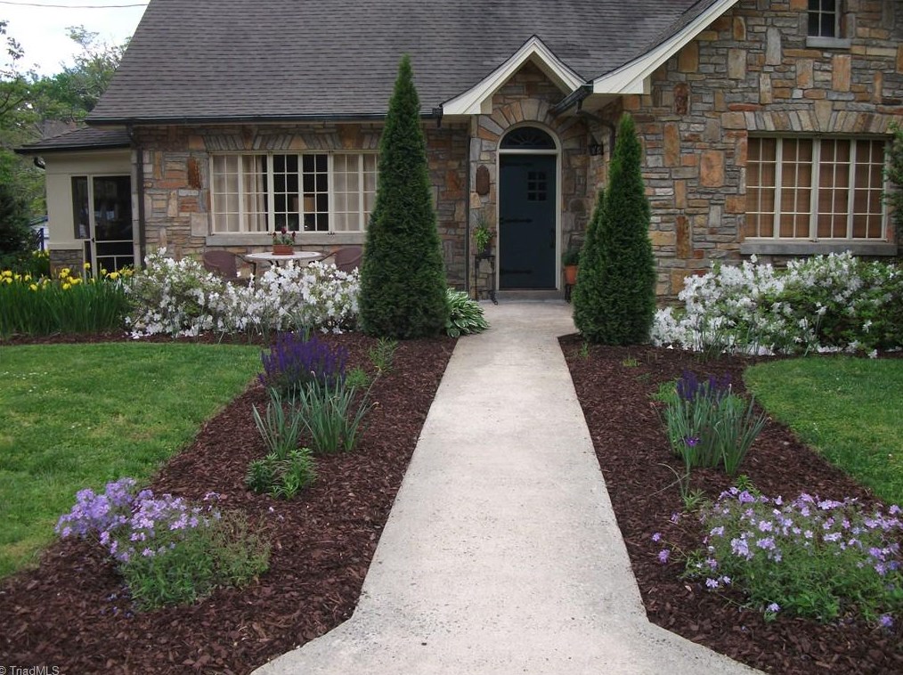 227 W Spring St, Elkin, NC 28621