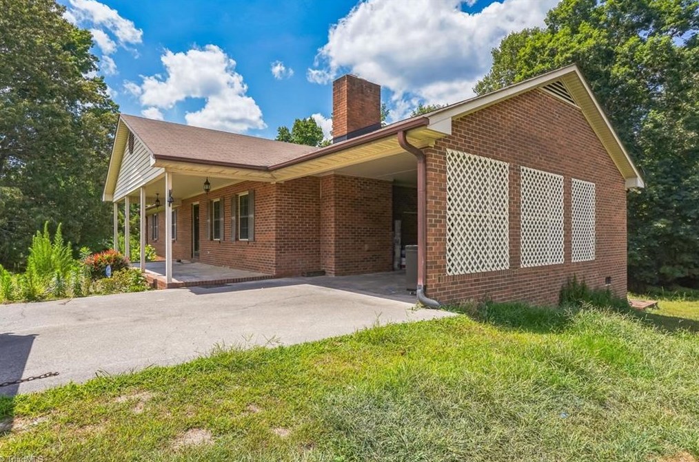 404 Pam Dr, Winston Salem, NC 27107