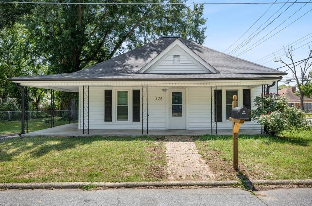 524 Walnut St, Eden, NC 27288