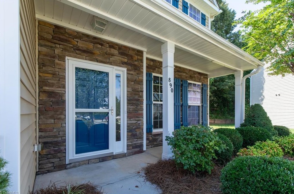 890 Orchestra Dr, Winston Salem, NC 27127