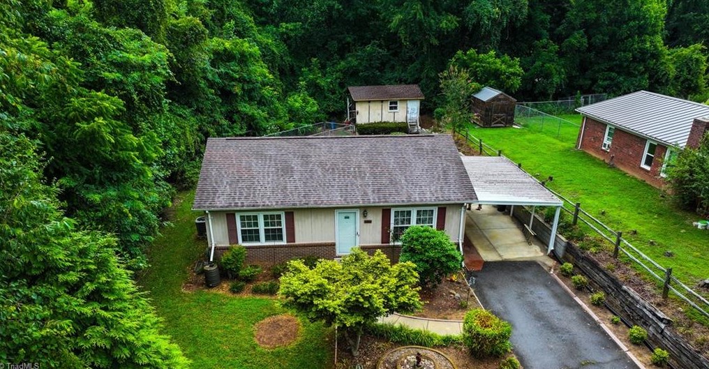 169 City View Dr, Mount Airy, NC 27030-9341