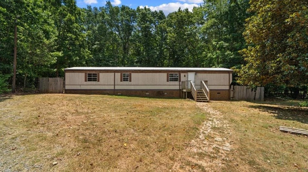 7305 Millcroft Ct, Pleasant Gdns, NC 27313