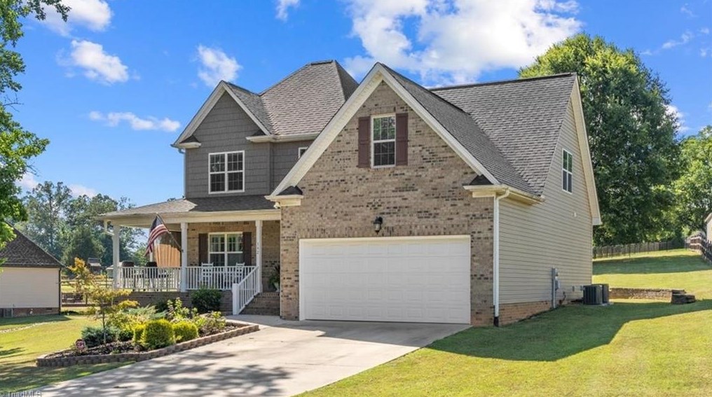 142 Northcrest Dr, Stokesdale, NC 27357