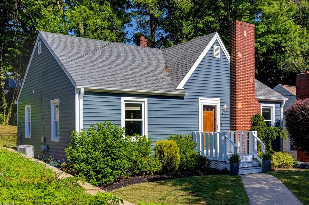 444 S Sunset Dr, Winston Salem, NC 27103