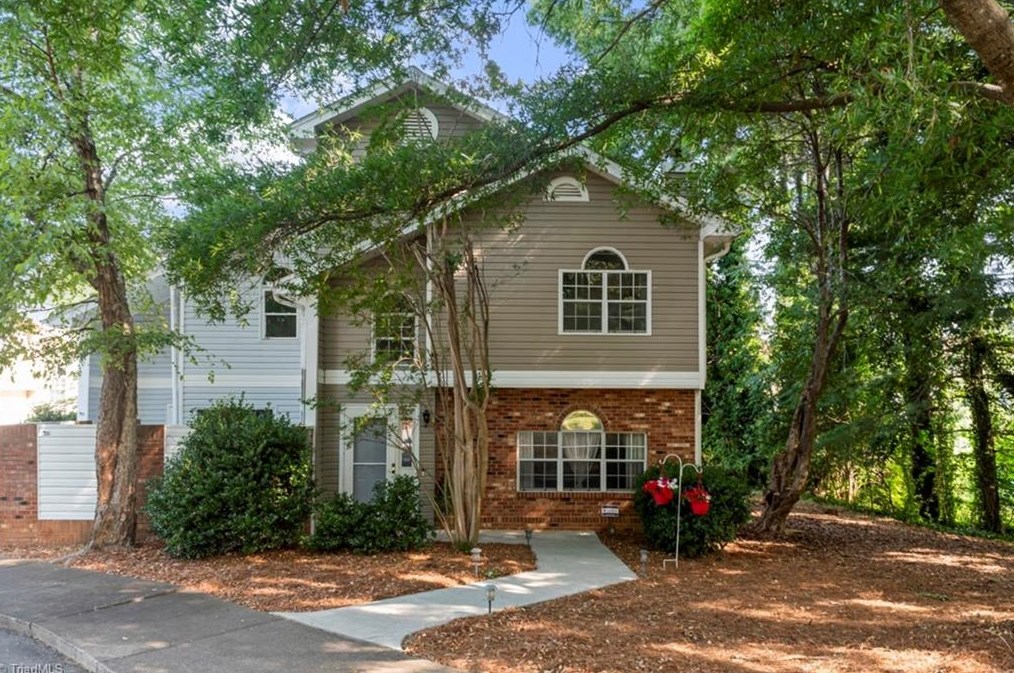 801 Salem Pointe Ln, Winston Salem, NC 27101