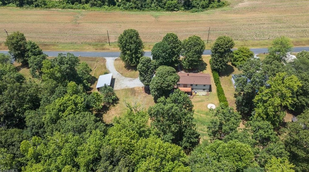 5468 Arnette Dr, High Point, NC 27263