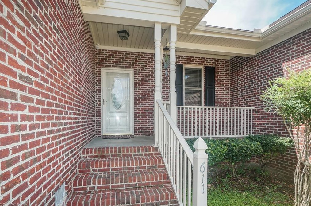 611 Hertford Ln, Graham, NC 27253