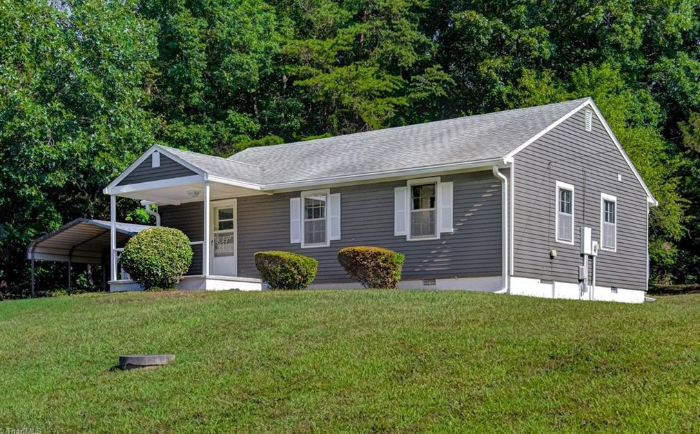 135 Pasadena Dr, Winston Salem, NC 27127