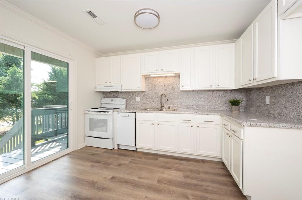 5305 Summit Heights Dr, Winston Salem NC  exterior