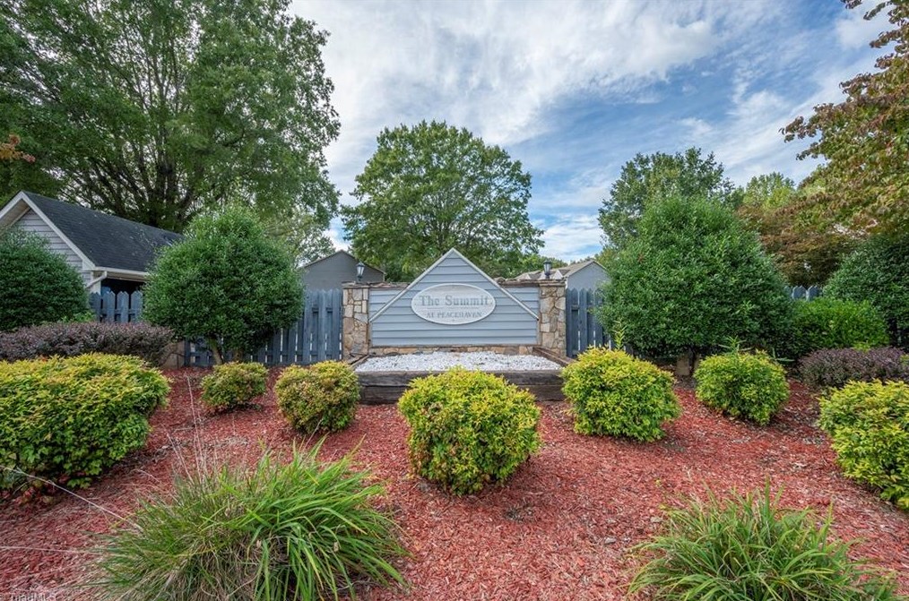 5305 Summit Heights Dr, Winston Salem NC  exterior