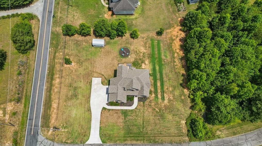 119 White Oak Ct, Lexington, NC 27295