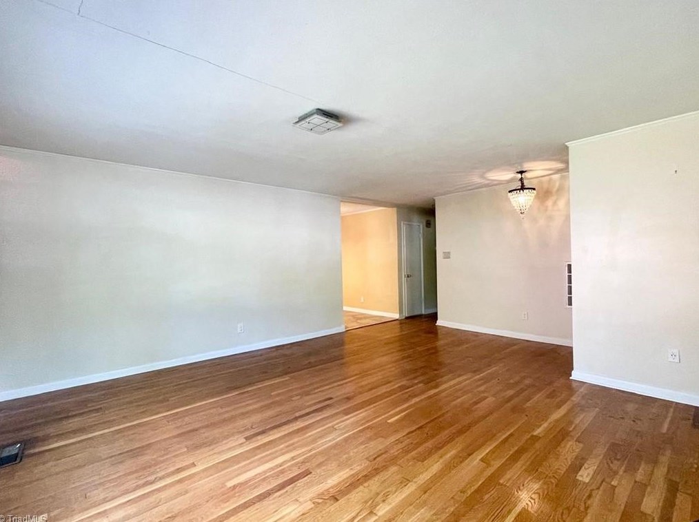 2409 W Cornwallis Dr, Greensboro, NC 27408