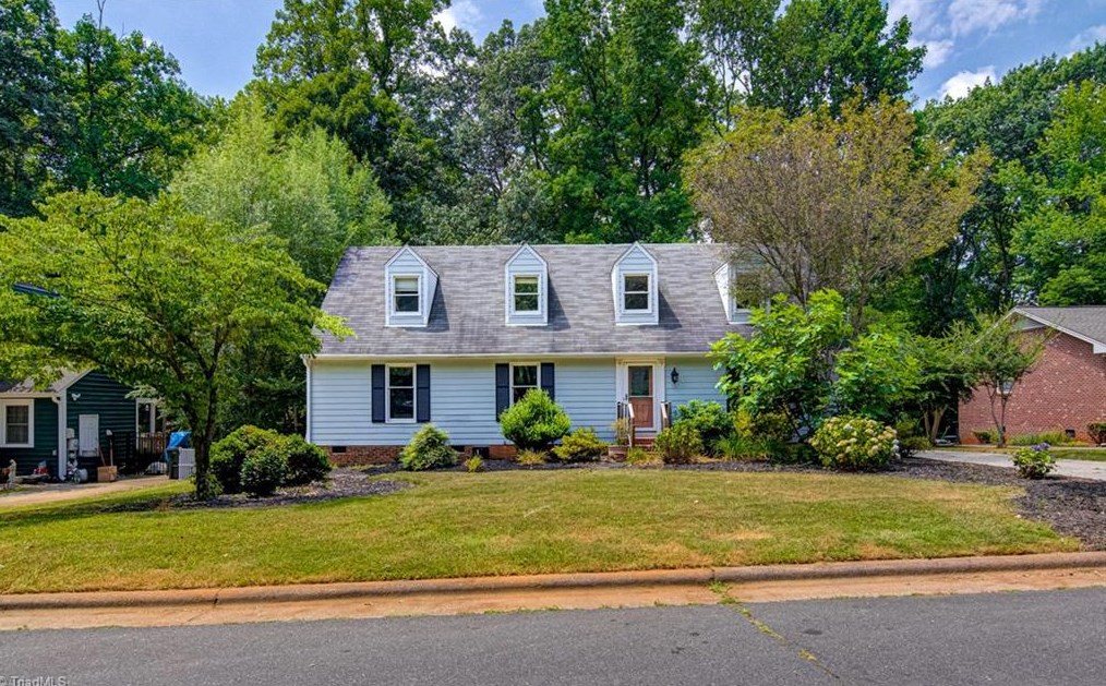 1810 Natchez Trce, Greensboro, NC 27455-3228
