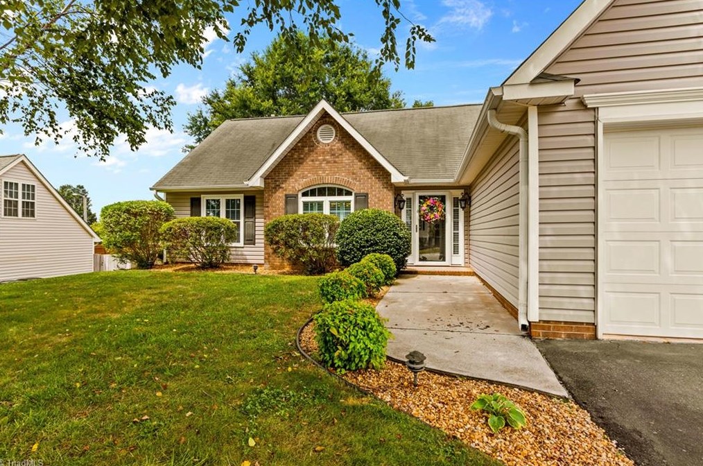 610 Wallridge Dr, Winston Salem, NC 27106