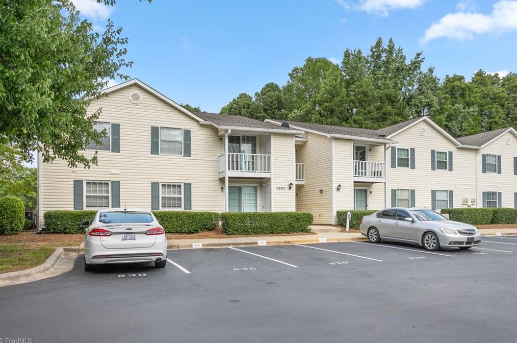 5663 Hornaday Rd, Greensboro, NC 27409-2907
