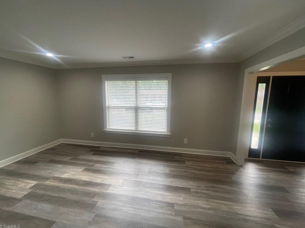 507 Arrowhead Dr, Greensboro, NC 27410