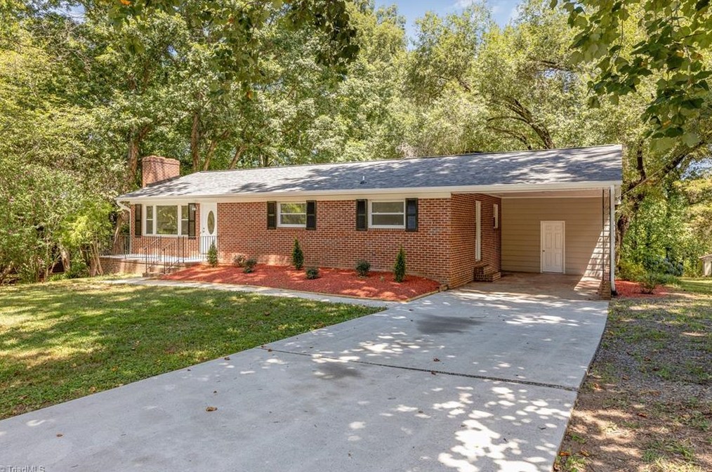 4561 Emily Dr, Kernersville, NC 27284