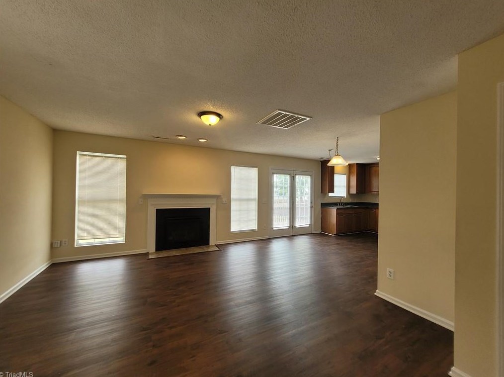 3096 Canterbury Park Dr, Winston Salem, NC 27127