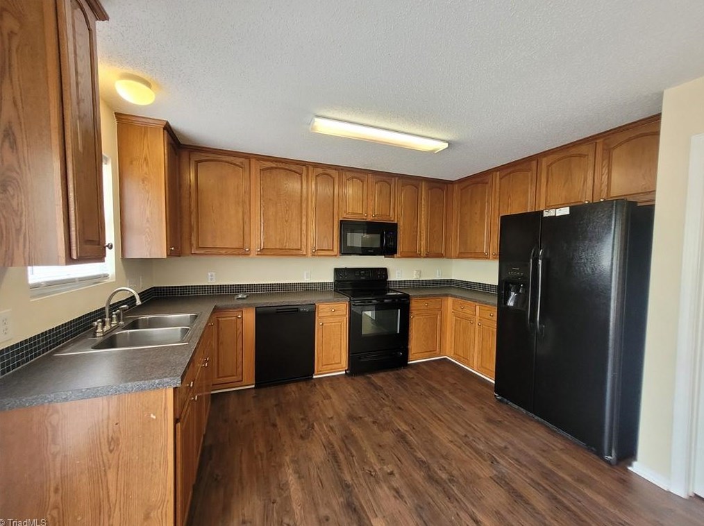 3096 Canterbury Park Dr, Winston Salem NC  27127-7379 exterior