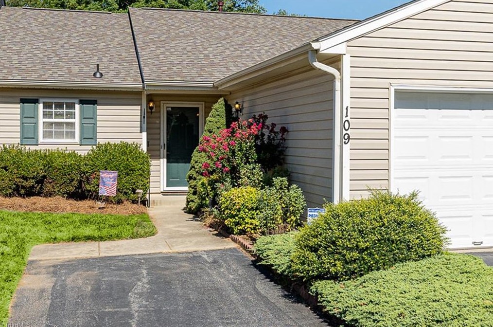 109 Troonsway Rd, Winston Salem, NC 27127