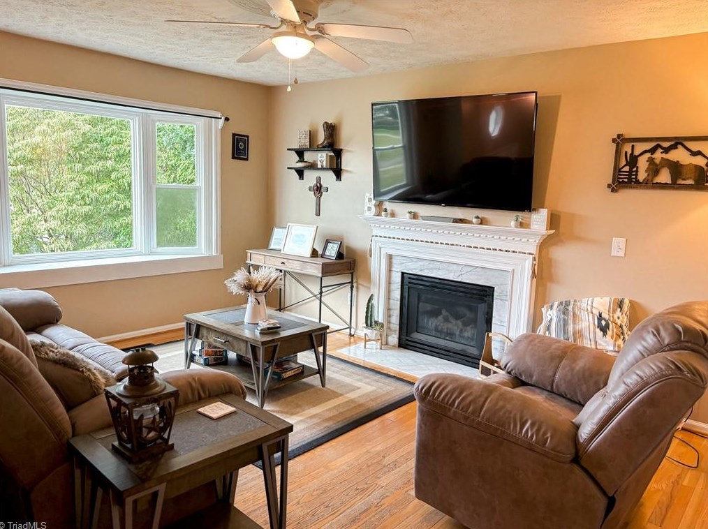 155 Oak Ridge Cir, Mount Airy, NC 27030