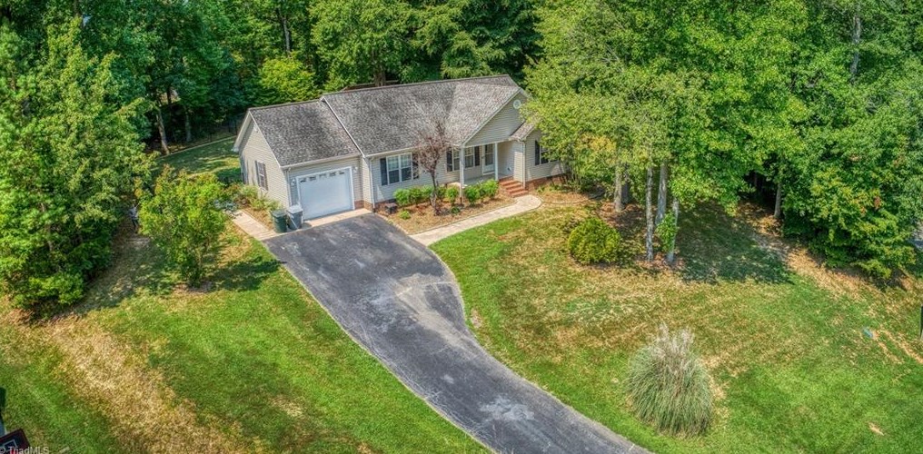 2354 Regency Dr, Randleman, NC 27317