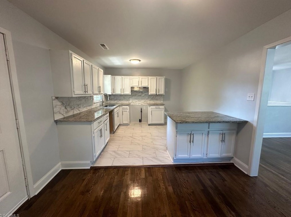 1439 E Sedgefield Dr, Winston Salem, NC 27107
