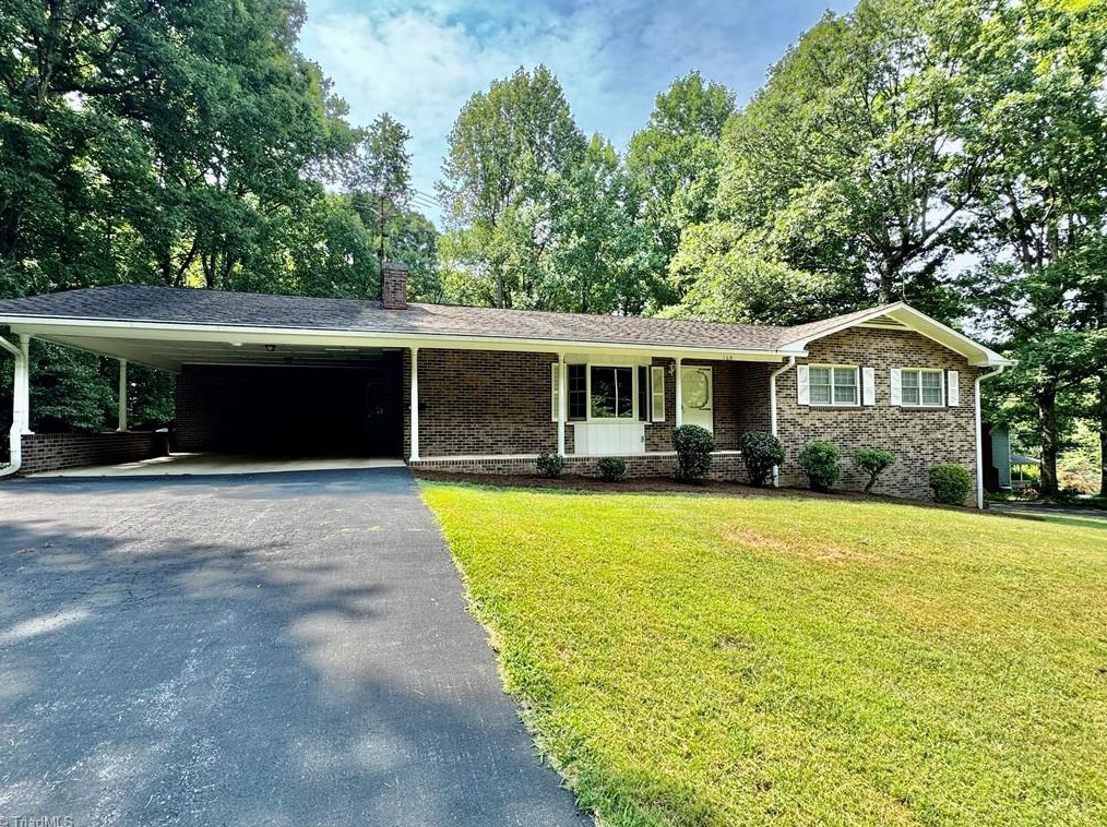 160 Valleybrook Dr, Elkin, NC 28621