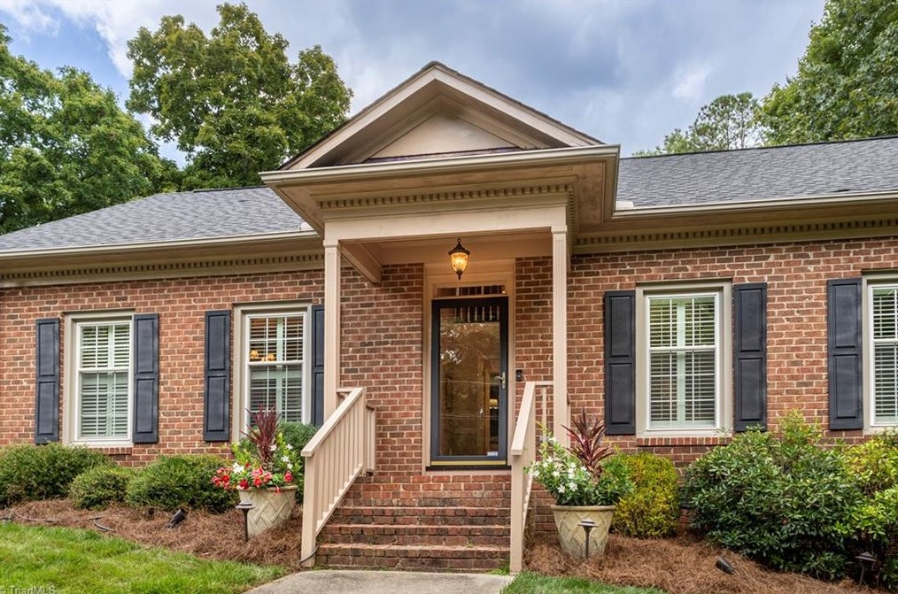 109 Hemlock Dr, Lexington, NC 27292