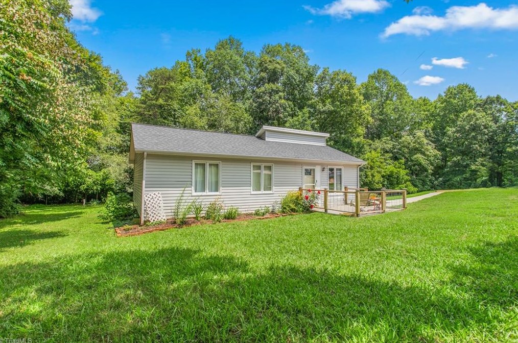 5140 Dawnwood Dr, Graham, NC 27253