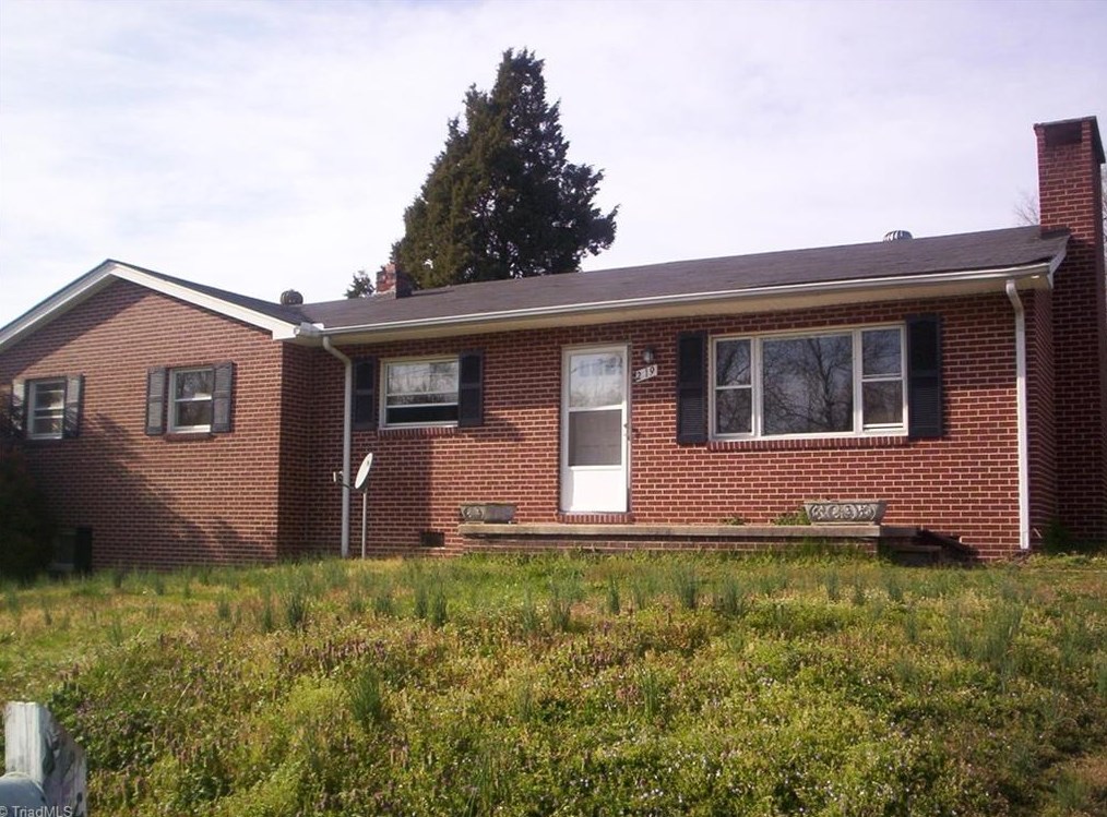 219 Moffitt Dr, High Point, NC 27265