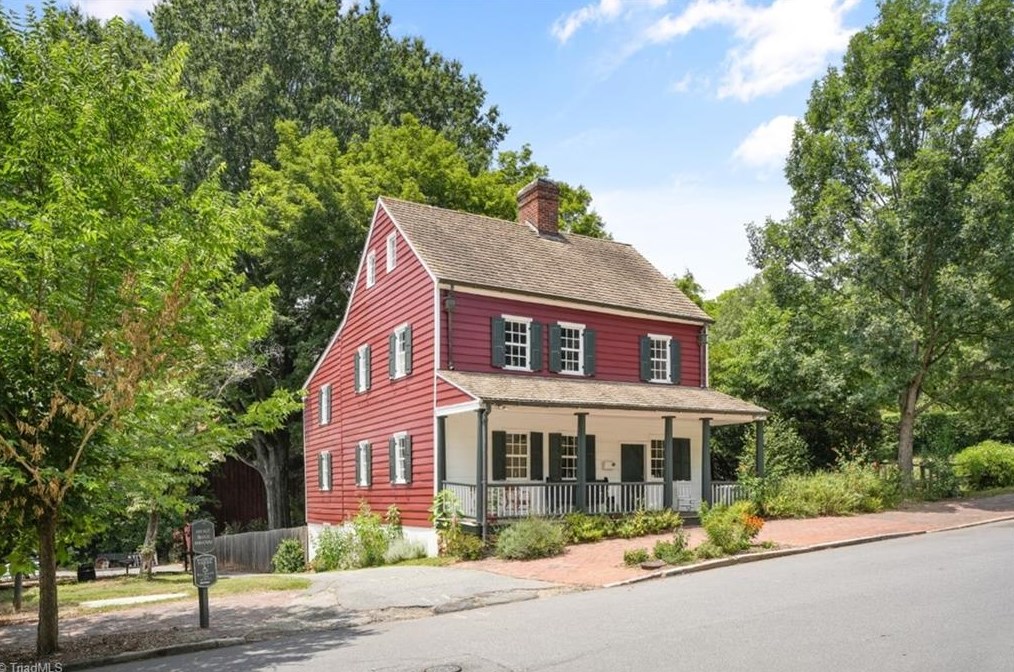 916 S Main St, Winston Salem, NC 27101