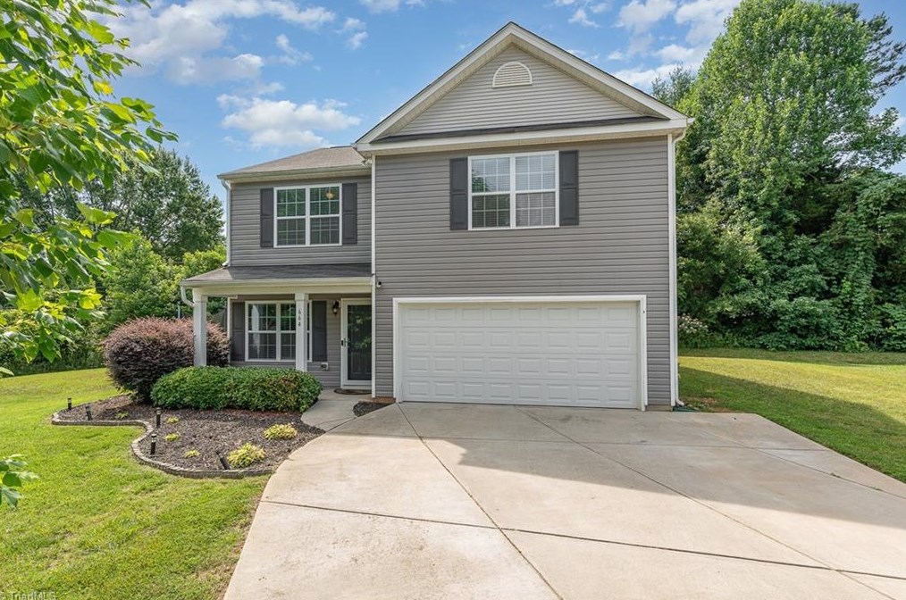 664 Salem Springs Dr, Winston Salem, NC 27107