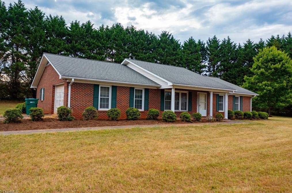 120 Speas Ave, Longtown, NC 27011